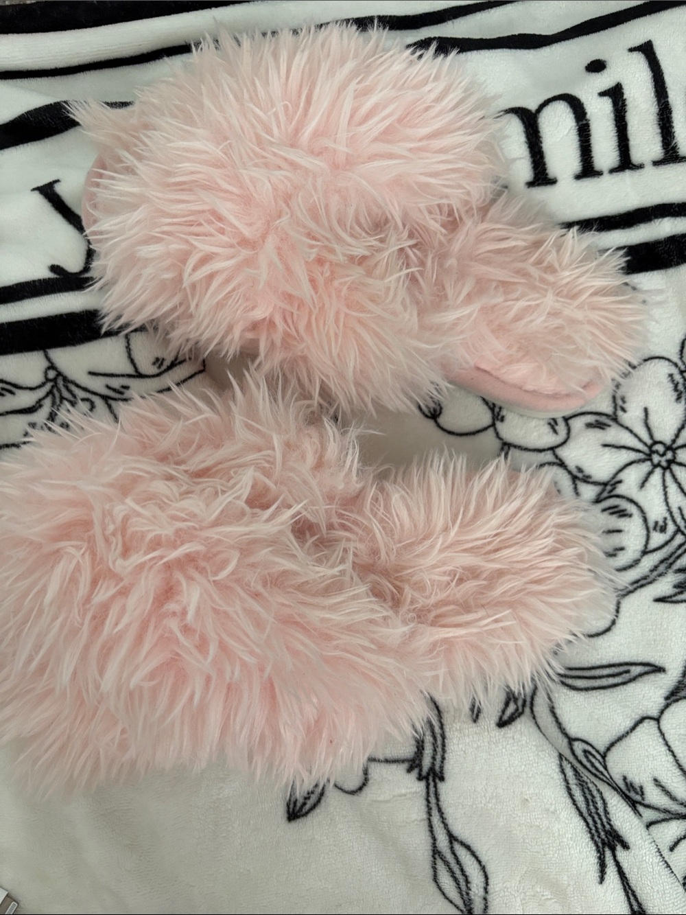 Plush Pink Fur Slippers Slip-Ons Size 8